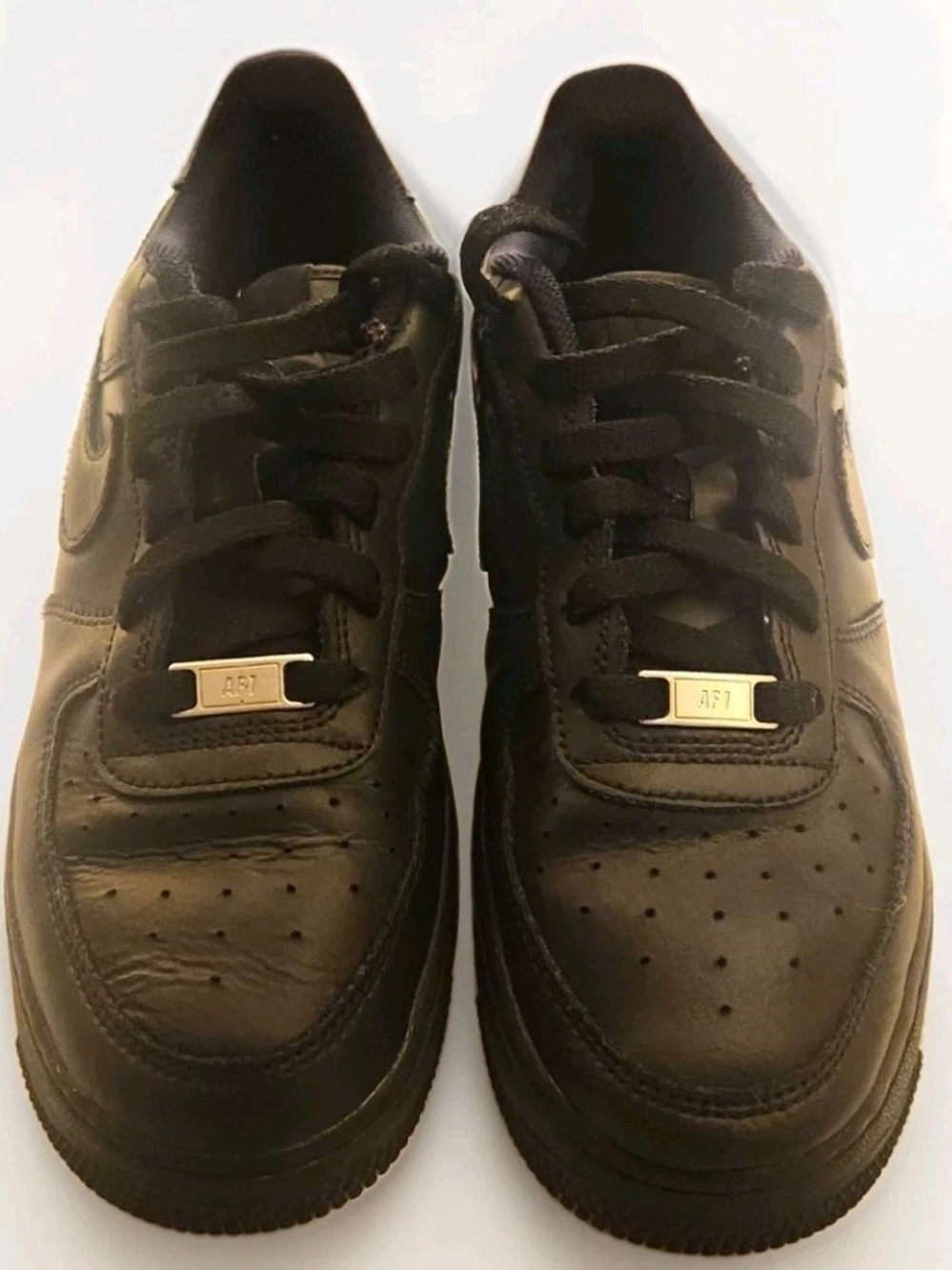 Nike Men’s Black Leather Low-Top Sneakers 7